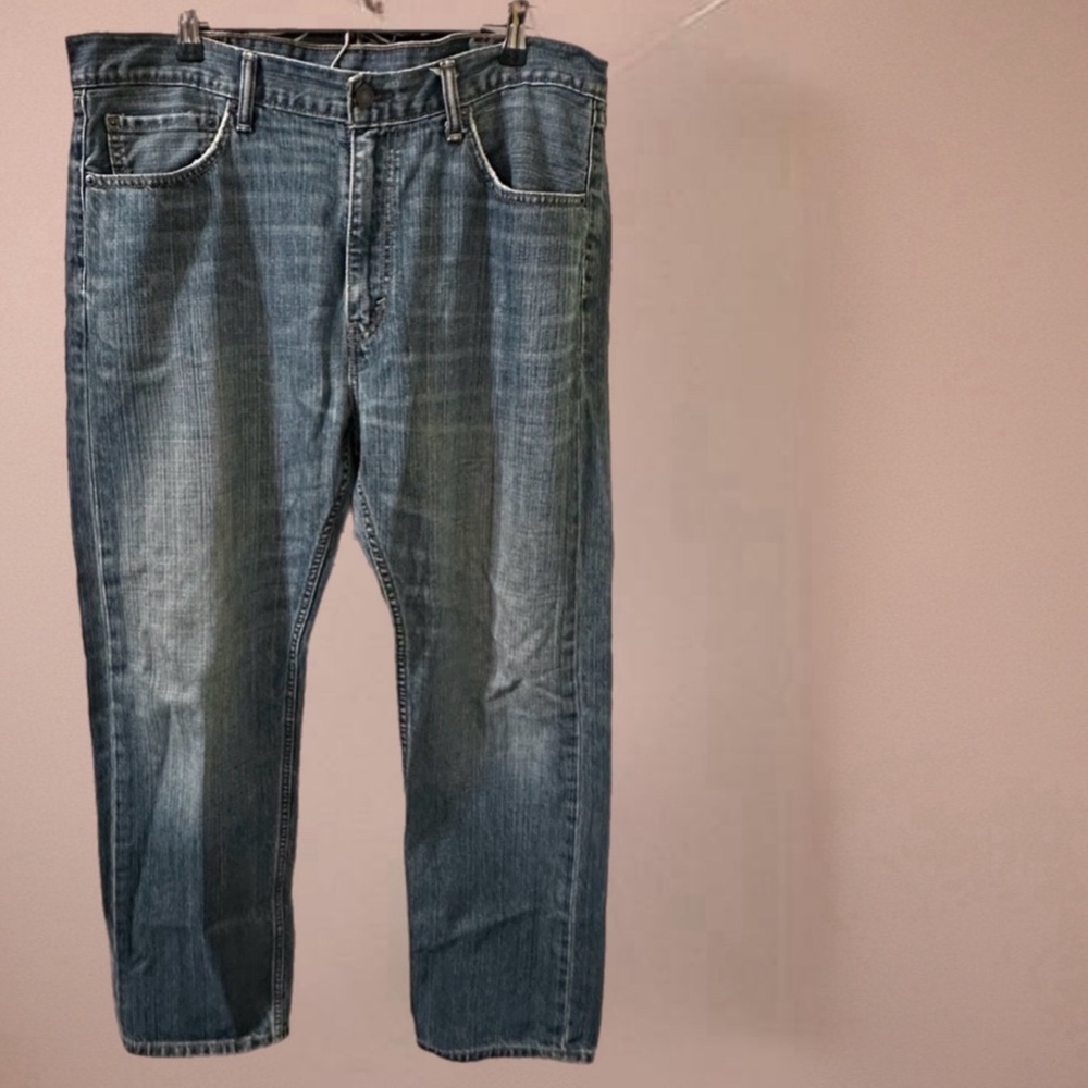Levi's Relaxed Fit Medium Blue Jeans 38x32